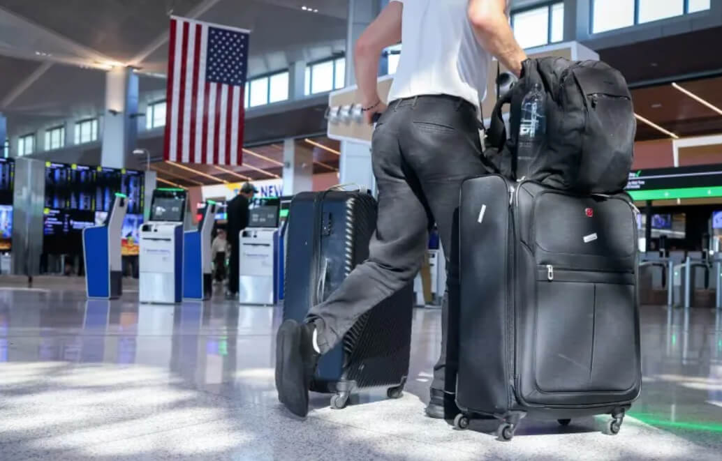 US shutdown; Air traffic controllers on mass leave